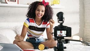 Influencer taking advantage of digital marketing trends